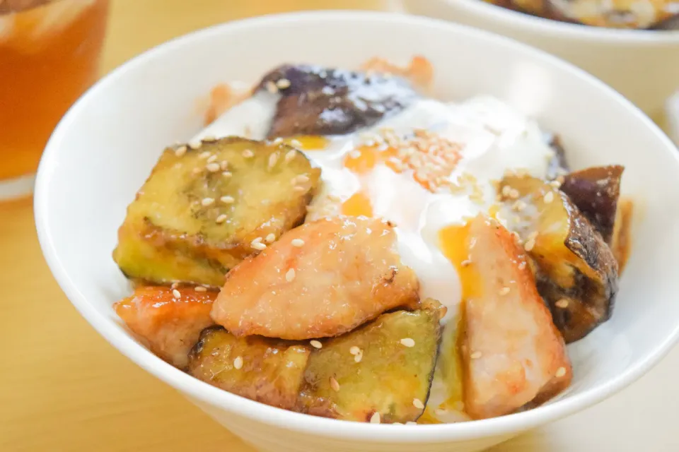 すぐ作れる！ナスと鶏胸肉の甘辛丼|yuuさん