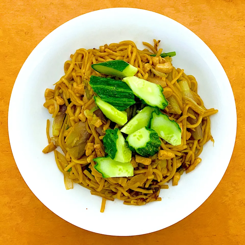 Yakisoba: japanese food with indonesian style|MI 「いどりす」さん