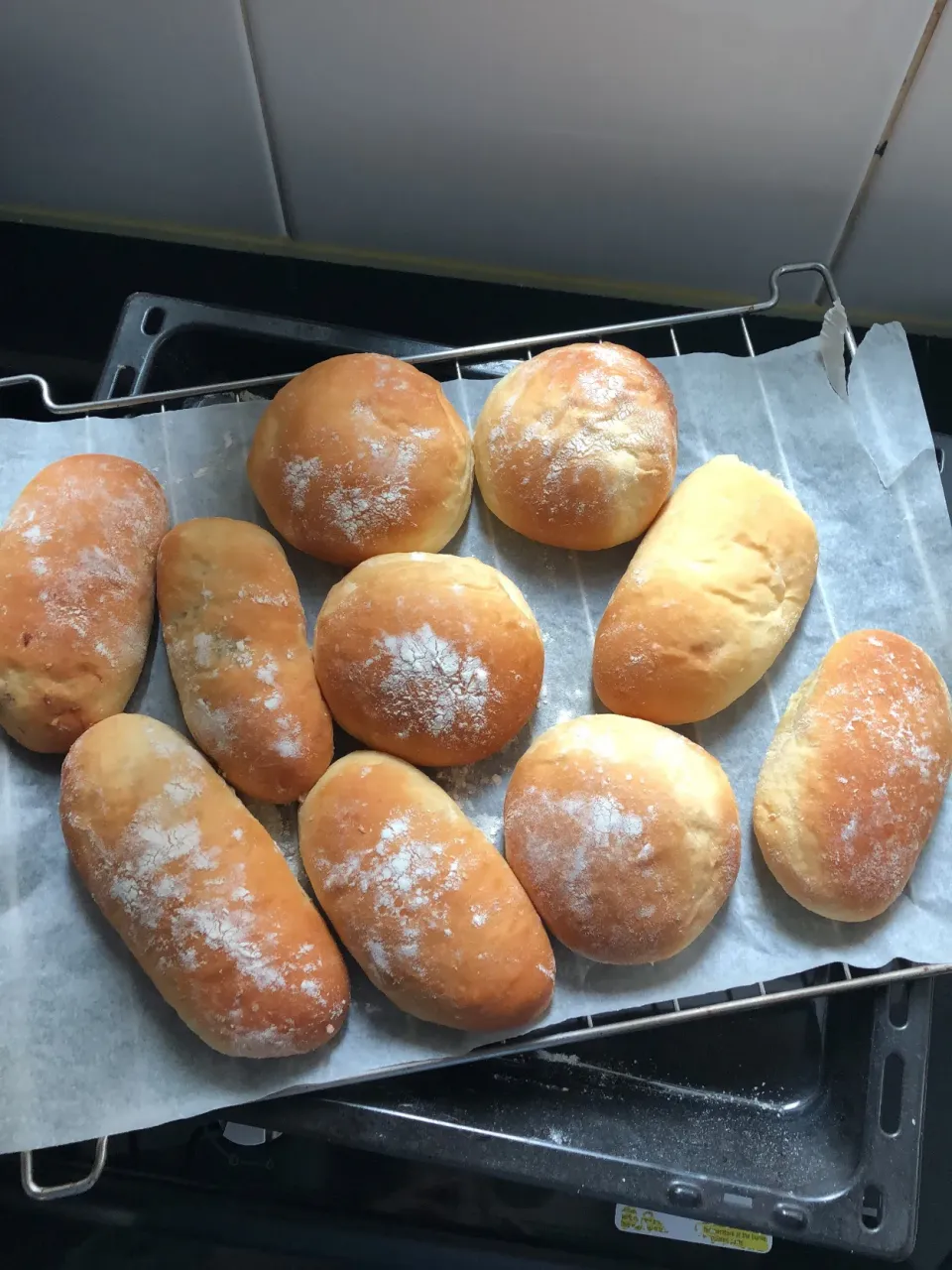 Today bread - cheese bread , cinnamon with walnut bread, pork floss bread|信生さん