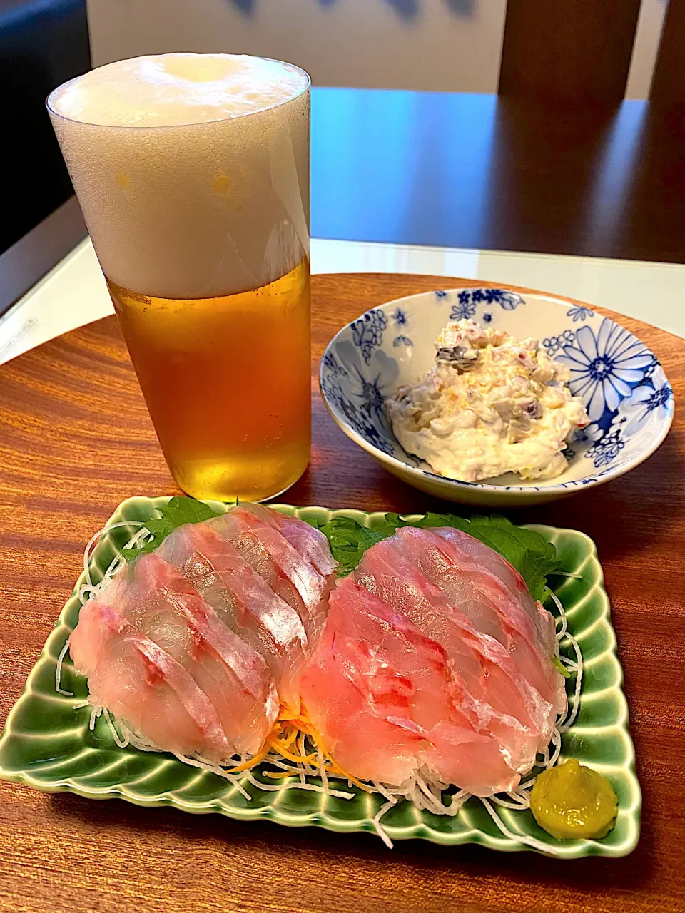 生ビールとメバルの刺身|流線形さん