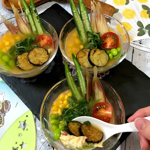 「ほんだし®」を使ってみたSnapdishの料理・レシピ写真:下は茶碗蒸し上は冷汁🍅🌽🍆夏野菜を添えて✨