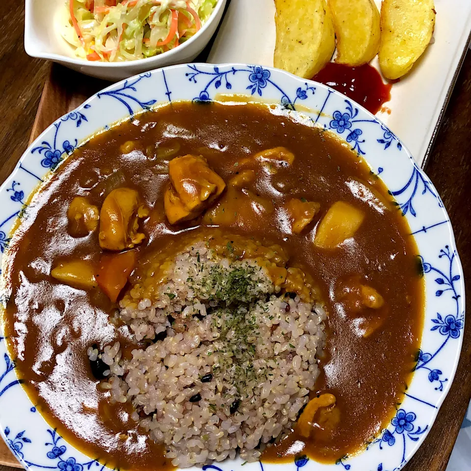 Snapdishの料理写真:普通のカレー🍛|かおさん