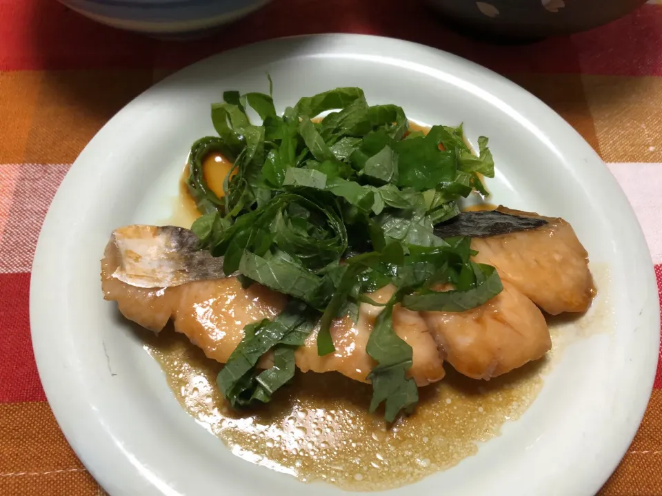 Snapdishの料理写真:鰆の大葉照り焼き|Misako Kojimaさん