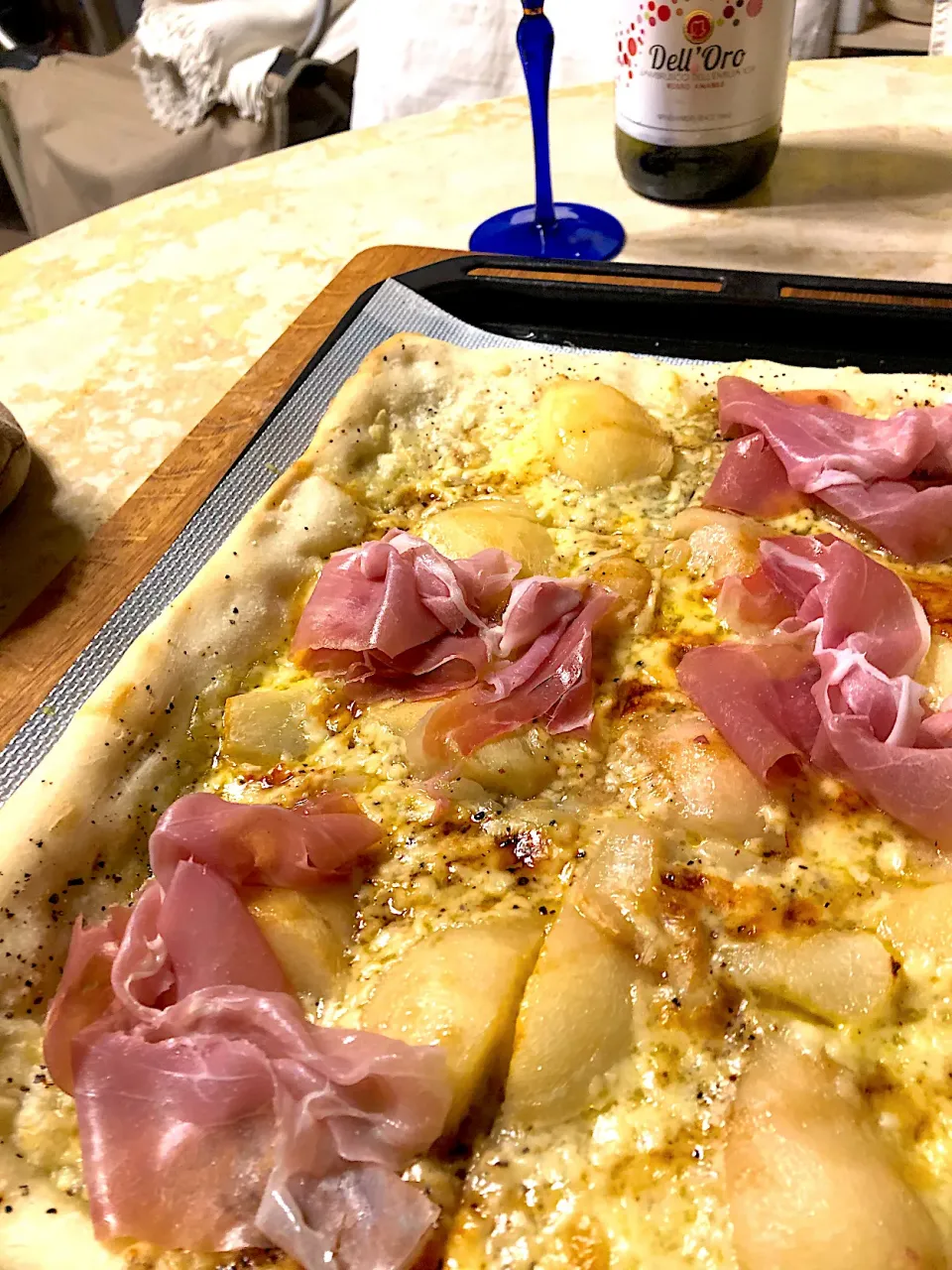 Snapdishの料理写真:長野の桃を使ったデザートピザ🍕桃と生ハムのピッツァ|MIEKO 沼澤三永子さん