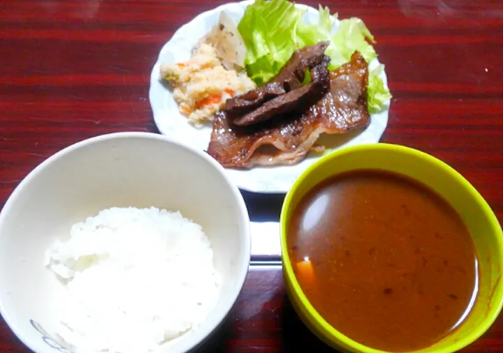 ８月２日　焼き肉　サラダ　卯の花　お味噌汁|いもこ。さん