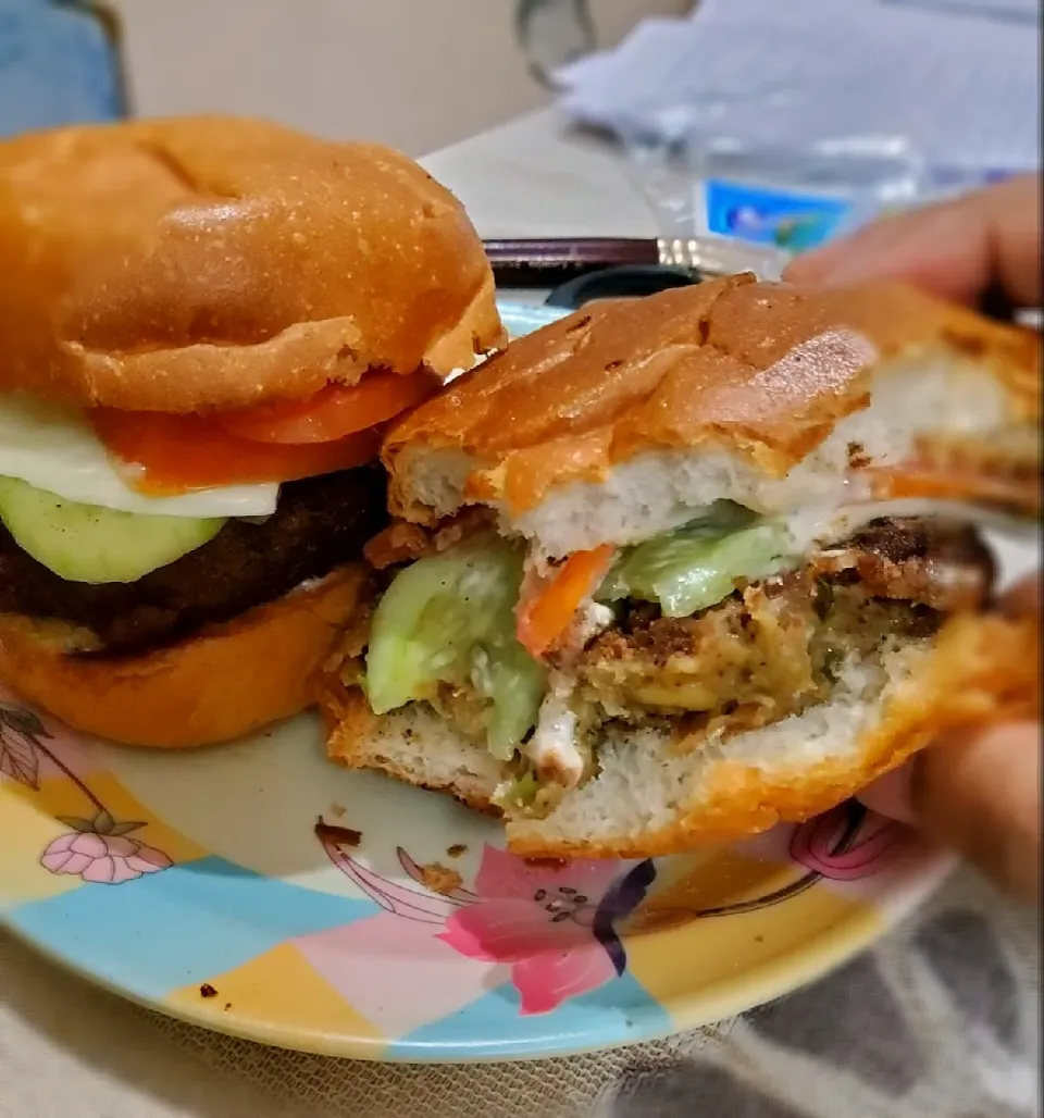 aaloo tikki burger|IndianHands🙏さん