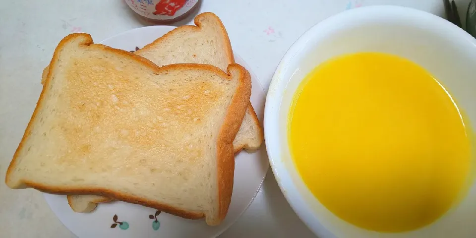 Snapdishの料理写真:おいしい朝食|らすくさん