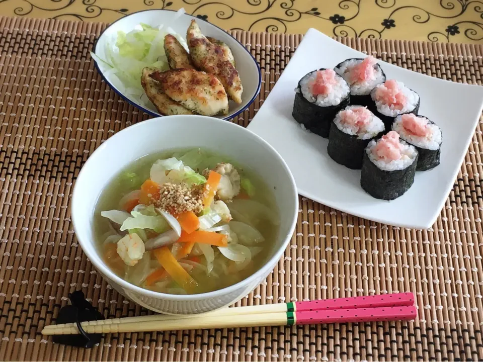 Snapdishの料理写真:サッポロ一番塩ラーメン(*´ω`*)昼食|チムニーさん