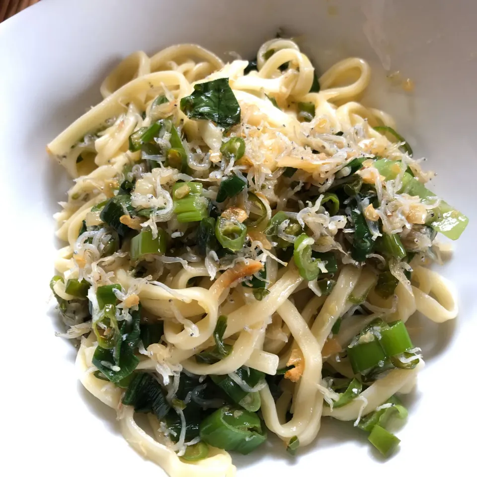 しらすとネギの生パスタ|OLの気ままご飯🍽さん