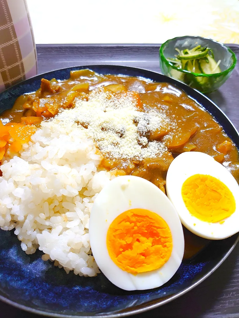 カレーライス

粉チーズトッピング|🍒ふみりん🍒さん