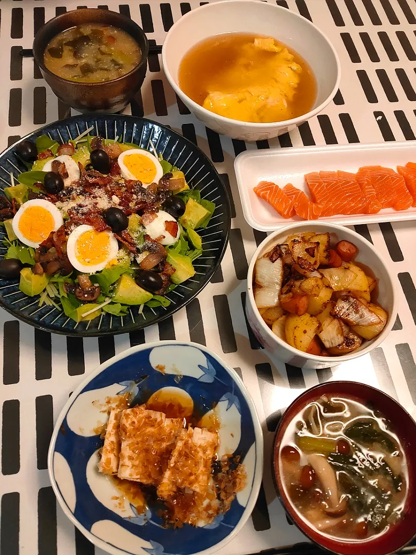 Snapdishの料理写真:たっぷりシーザーサラダの夜ごはん|pukomaroさん