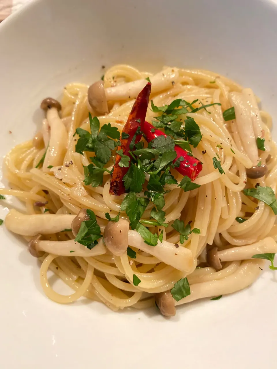 しめじのペペロンチーノ|OLの気ままご飯🍽さん