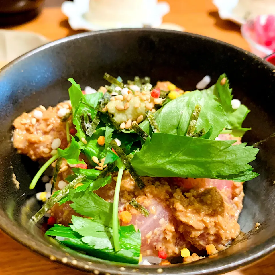 鯛茶漬け🐟金目鯛　薬味に三つ葉と海苔とわさび|いちごさん