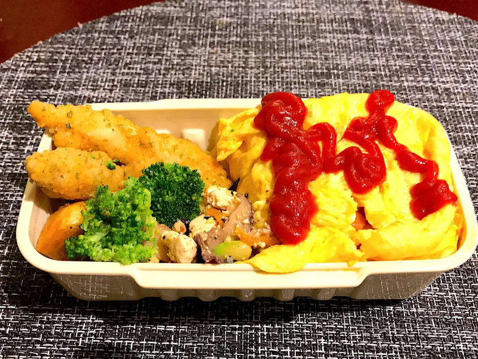 Snapdishの料理写真:小6男子作オムライス弁当|とみぃさん