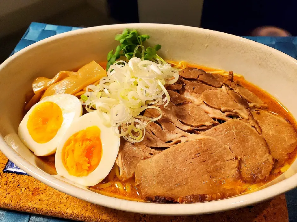 チャーシューの煮汁で、辛味噌ラーメン|motohiroさん