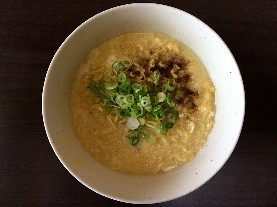 函館しおラーメン(玉子入)|ばーさんさん