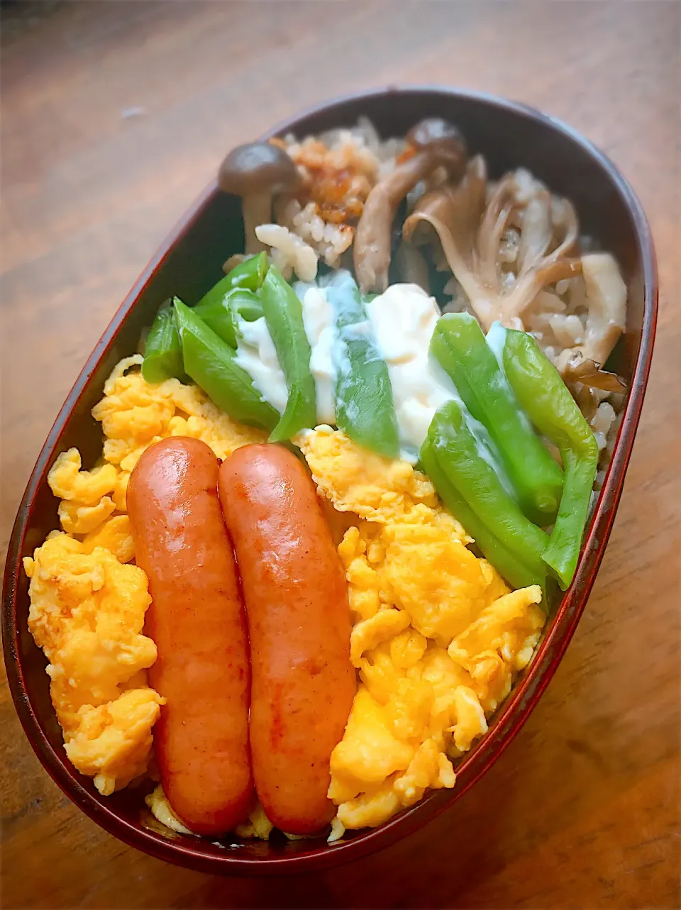 Snapdishの料理写真:今日のお弁当・キノコの炊き込みご飯|akiさん