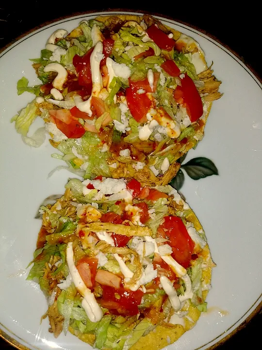 tostadas de tinga de pollo|siscoさん