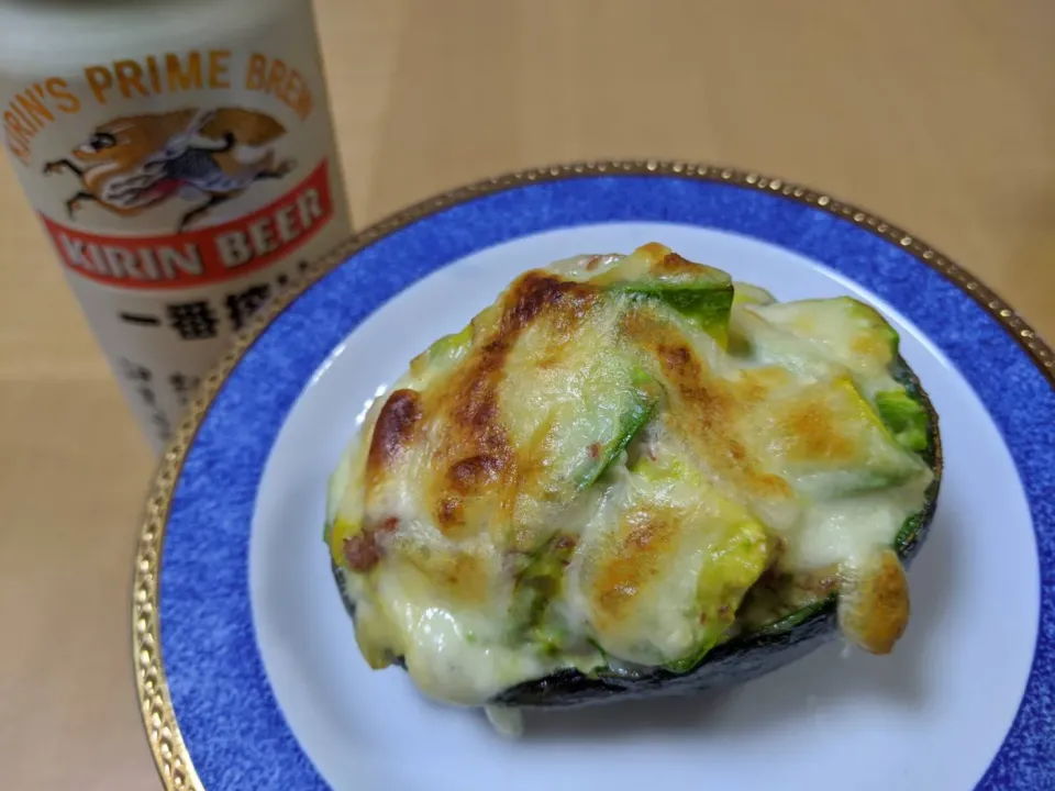 旨い‼︎アボカドコンビーフチーズ焼き🥑|sana.ayaさん