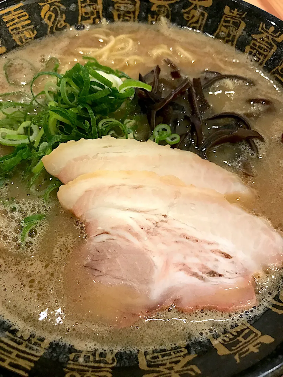 泡系究極豚骨　元祖　博多ラーメン|saturnさん