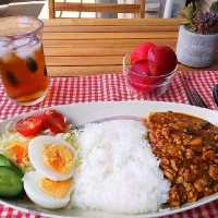 ズッキーニとパプリカのキーマカレー|ひとみさん