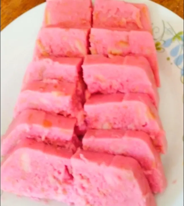 Bread Milky Strawberry Pudding|Harlina  (Malaysia)さん