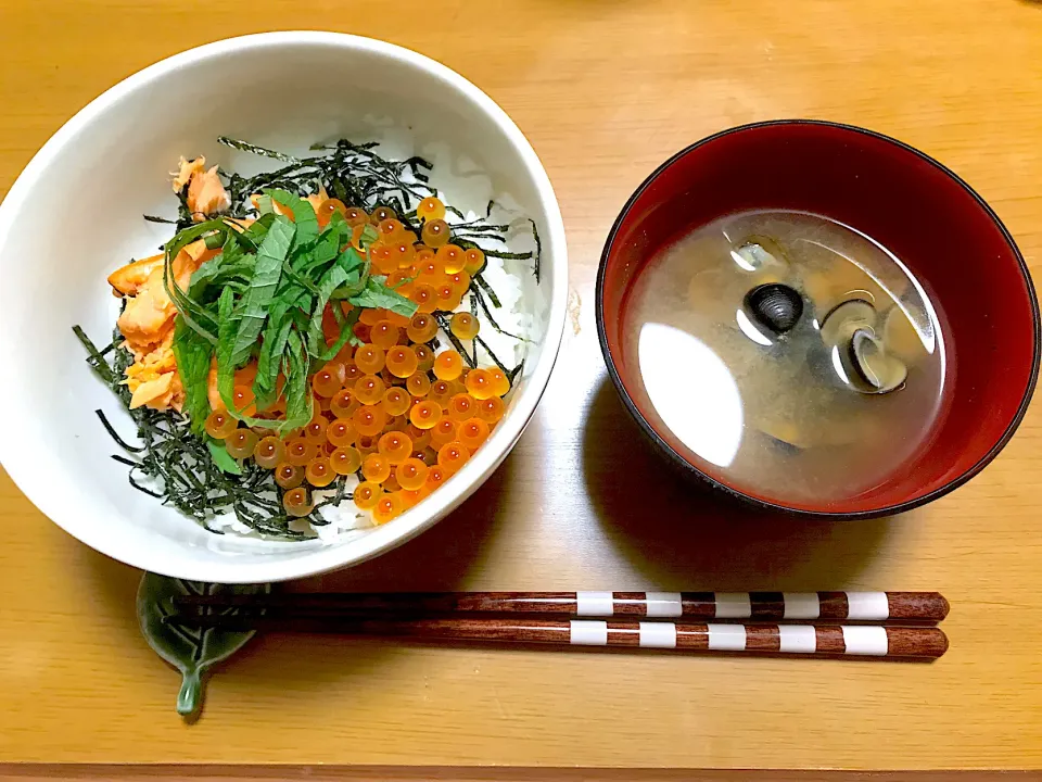 Snapdishの料理写真:鮭いくら丼|Emiko Kikuchiさん