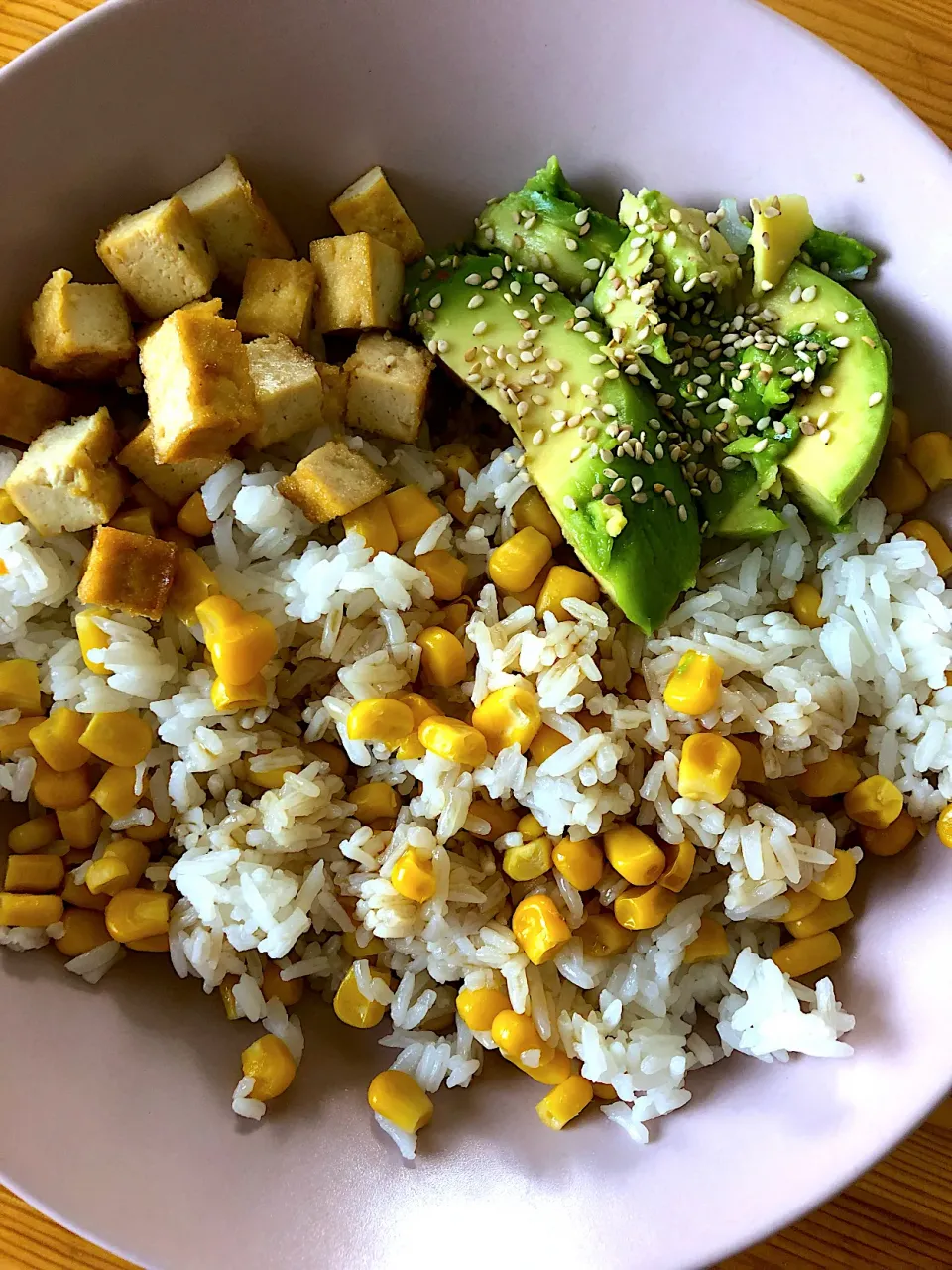 Caramelised tofu with rice, corn and avocado 🥑|MissYumYumさん