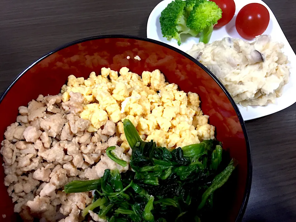 Snapdishの料理写真:8/4 三色丼|sunrisedxさん