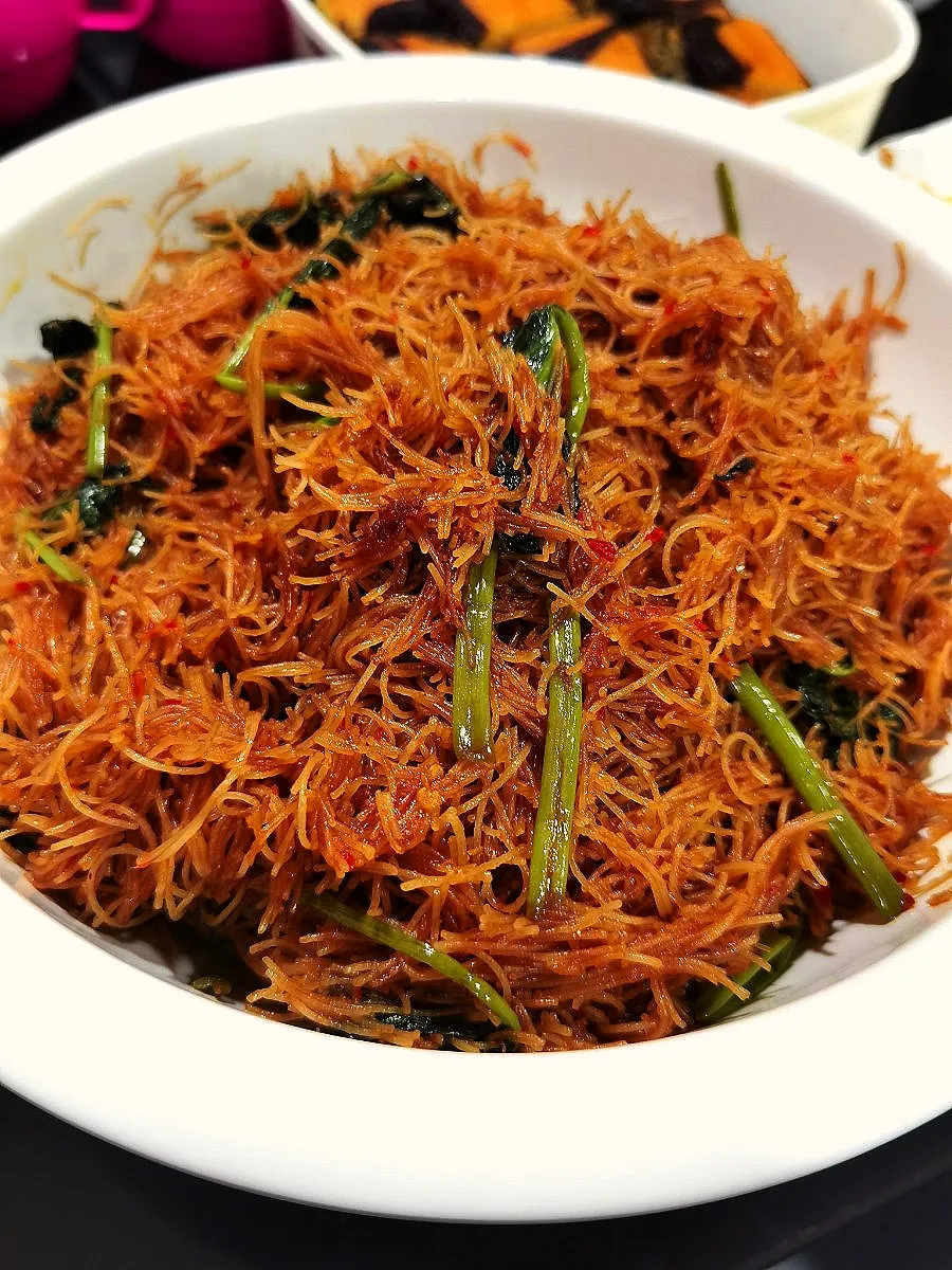 Snapdishの料理写真:Bihun goreng|azirasamsuddin771008055774さん