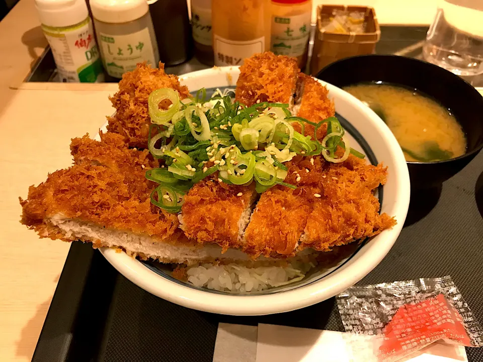 わらじかつ丼|マハロ菊池さん