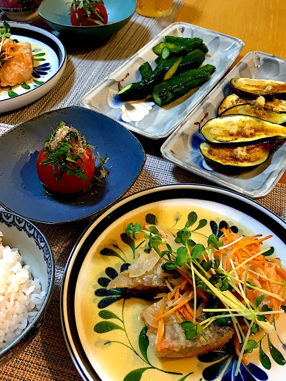 鮭の南蛮漬け、トマト🍅のまるごとおひたし、きゅうりの辛子漬け、茄子の生姜焼き、で晩御飯|Mikaさん