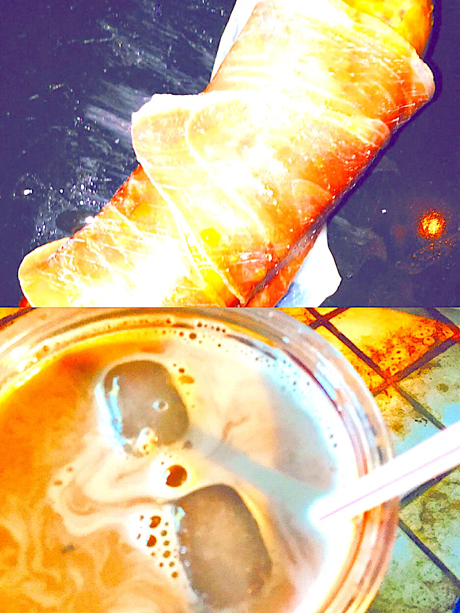 Snapdishの料理写真:Sausage roll smoked ham and a iced mocha|ninja kittyさん