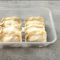 Snapdishの料理写真:Gyoza isi Ayam & Udang|Fitriさん