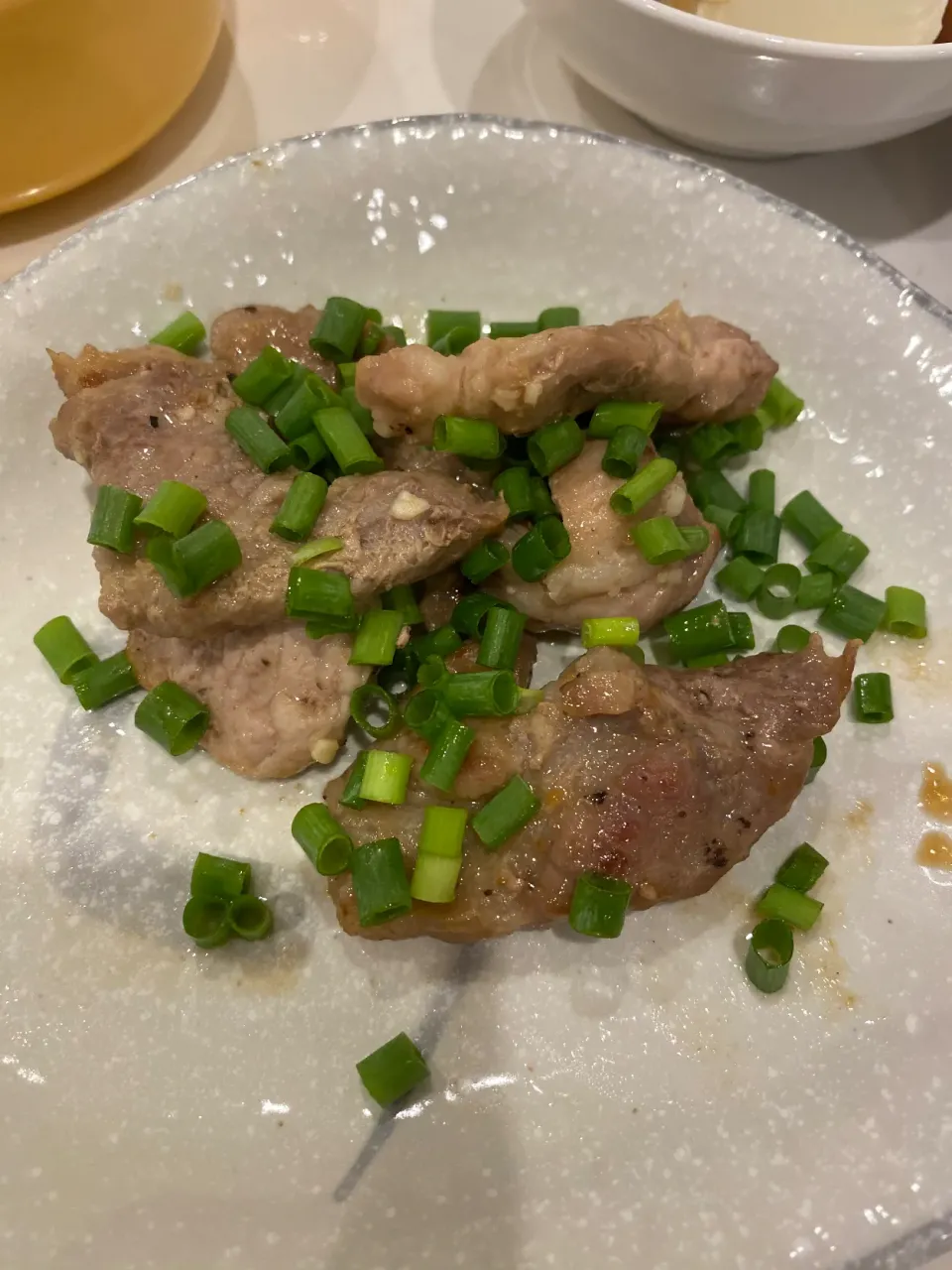 Snapdishの料理写真:豚肉の塩だれ|みおぞうさん