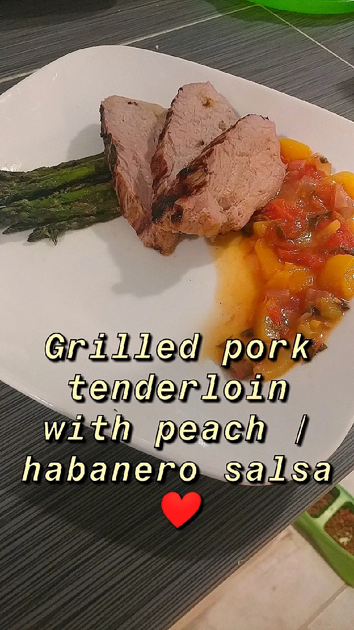 Pork Tenderloin with Peach/Habanero Salsa|cwalker12396さん