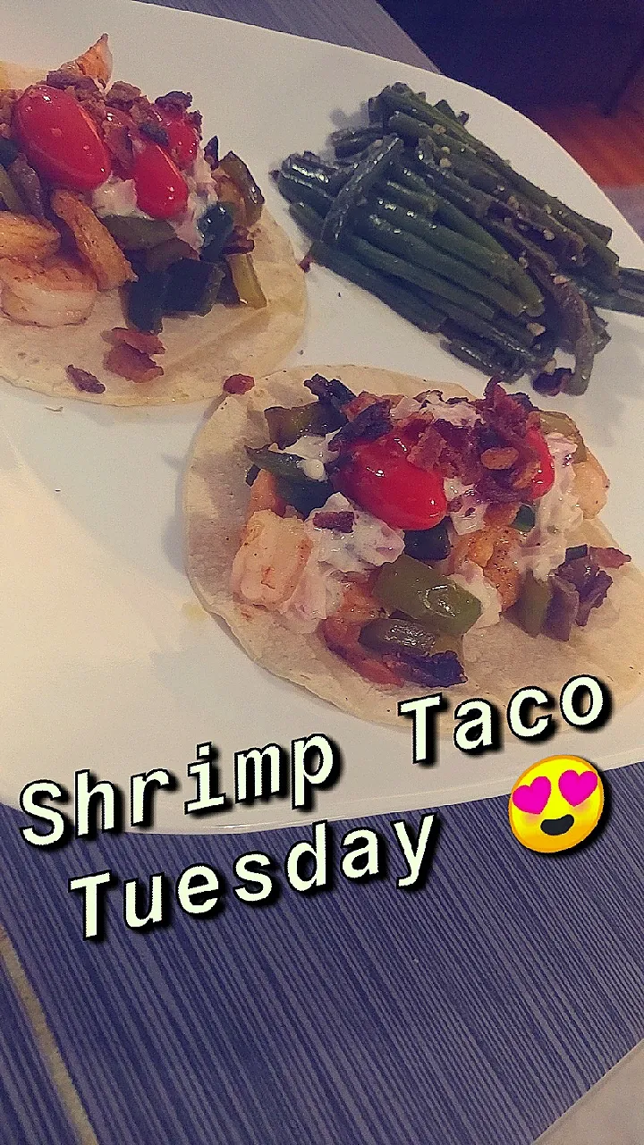 Snapdishの料理写真:shrimp tacos with a garlic cream sauce and blistered vegetables|cwalker12396さん