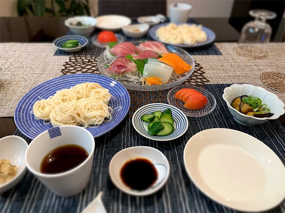 暑すぎて手抜き夕飯😅お刺身、そうめん、茄子南蛮|ゆかさん