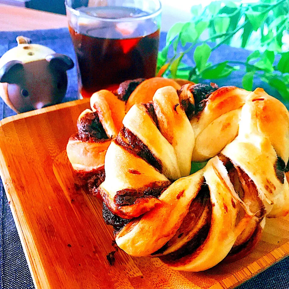 Snapdishの料理写真:チョコで🥐ねじりパンにチャレンジ｡ﾟ(ﾟ´ω`ﾟ)ﾟ｡|Sの食卓さん