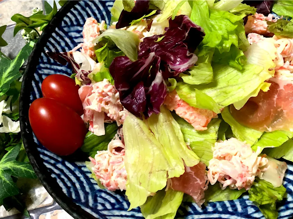 カニカマと生ハムのサラダ🥗|みゆきさん