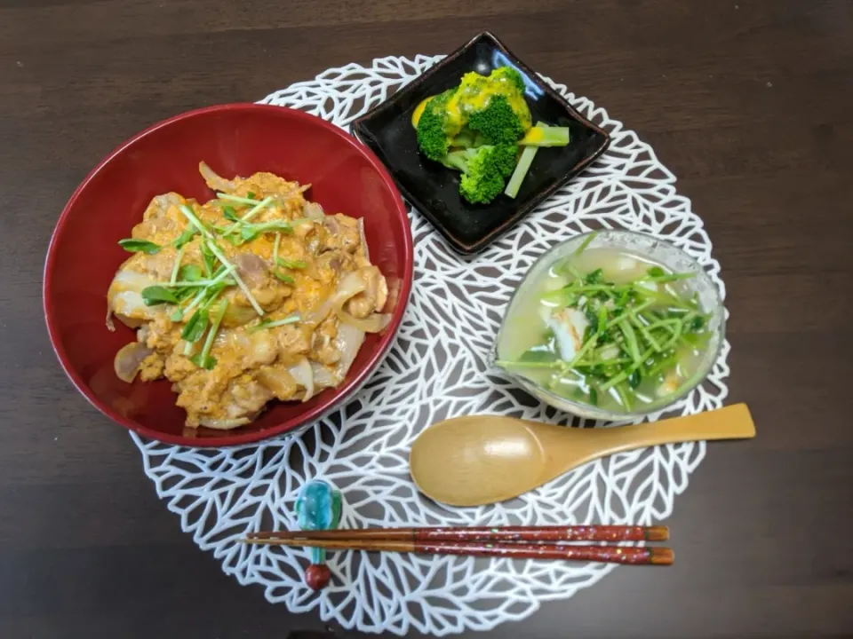 とろとろ親子丼
ごまベースの豆苗と竹輪の冷たい味噌汁|ヒカリーさん