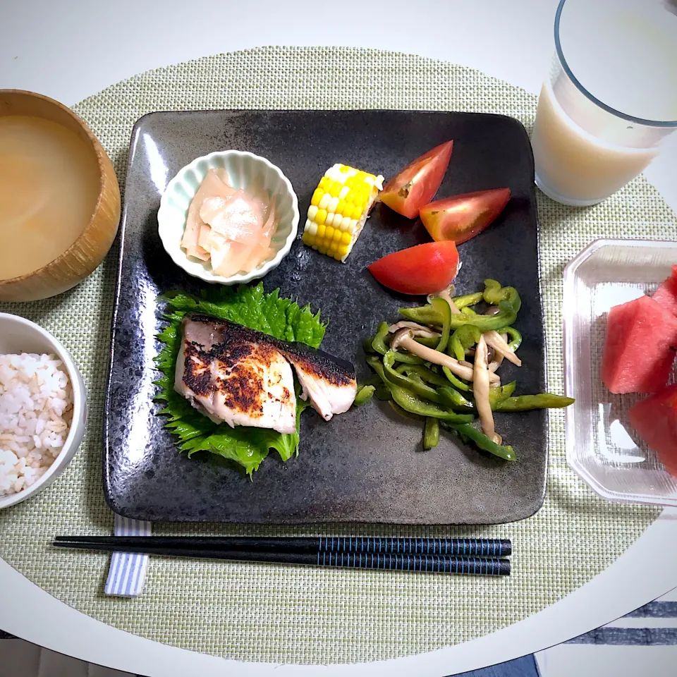 8/6晩ご飯：鰤の塩麹焼き|ななみんさん