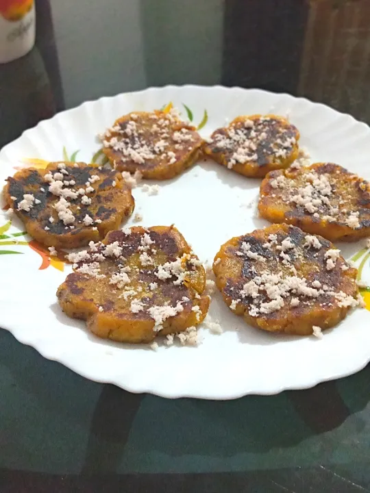 banana fry with desicated coconut|nesiya rafeekさん