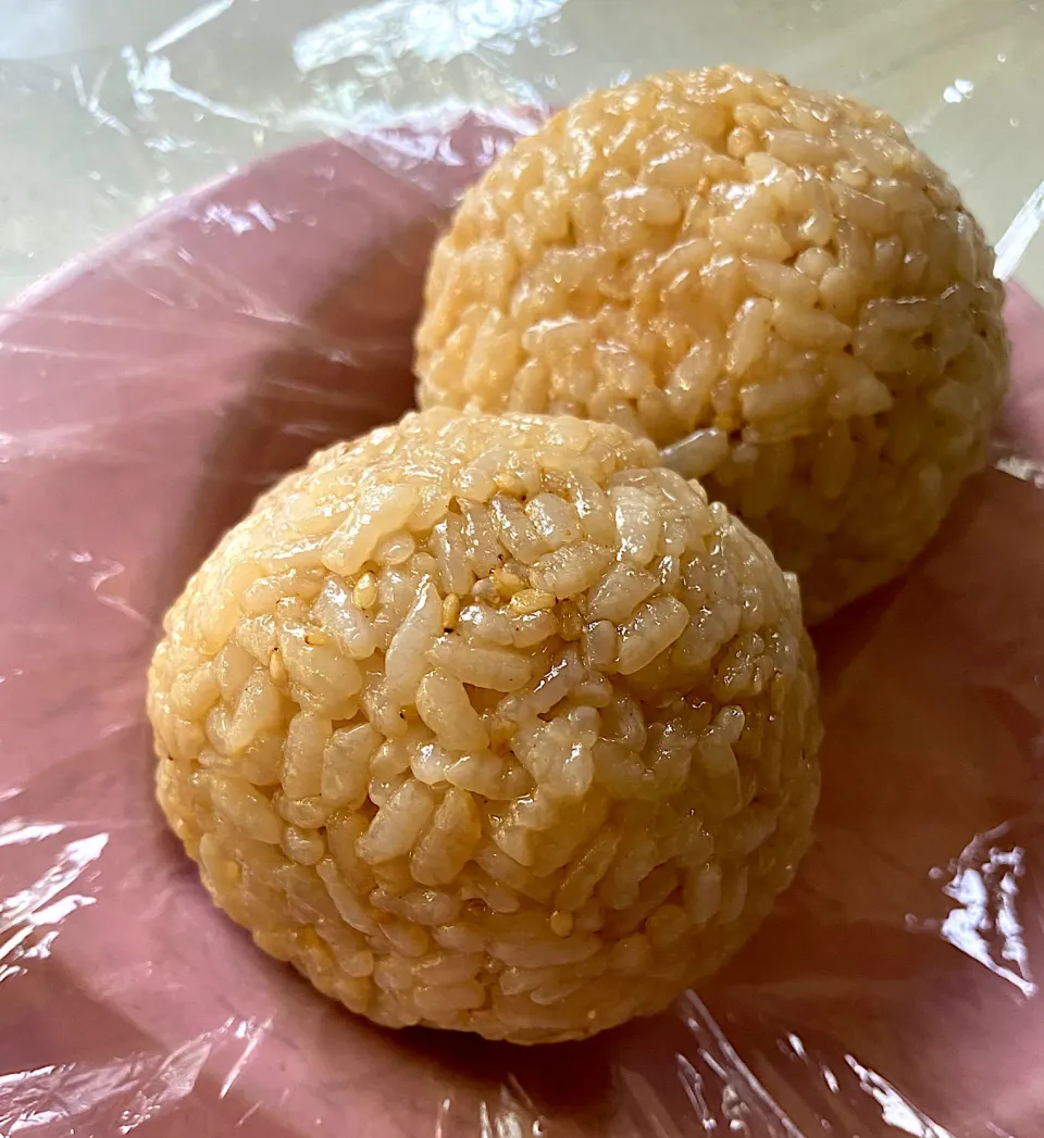 お醤油おにぎり🍙カマンベールチーズ入り🧀|みうのすけさん