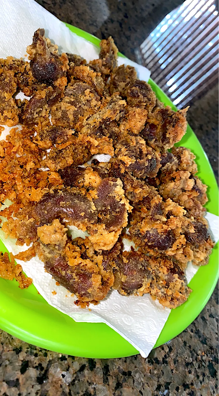 Snapdishの料理写真:Deep Fried Chicken Gizzards|Tawanjaさん