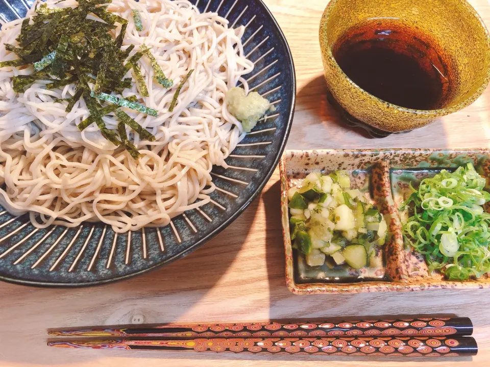 作り置きのダシを薬味に流水麺の蕎麦をいただきました😋|海斗さん