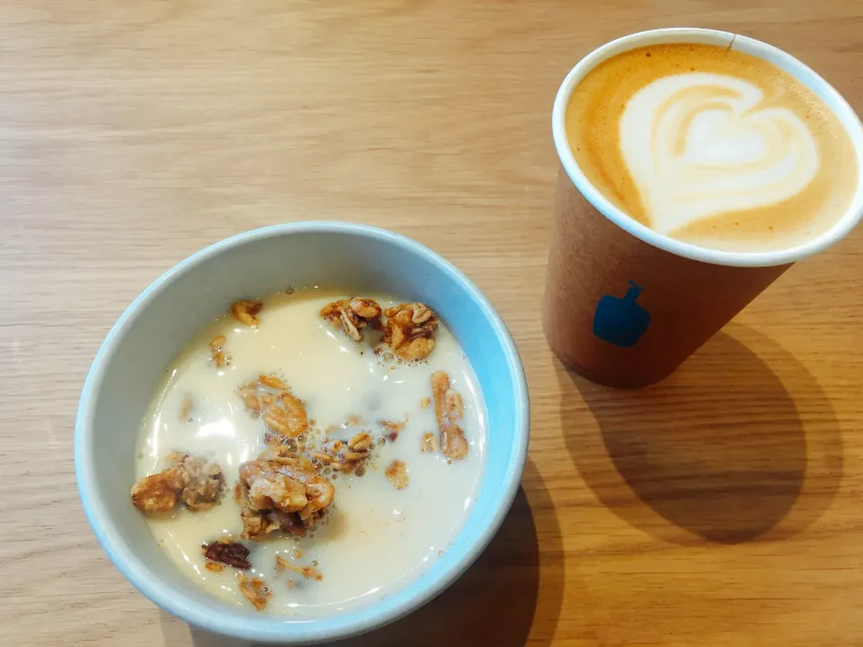 Hot Oat Latte & Granola☕️🥣|Makigelinaさん