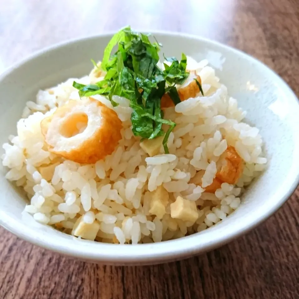 竹輪と高野豆腐の炊き込みご飯 すりおろし生姜もたっぷり|とだともさん