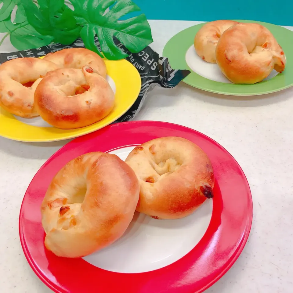 Snapdishの料理写真:おうちパン「マンゴーBAGEL」|ぷらっとさん