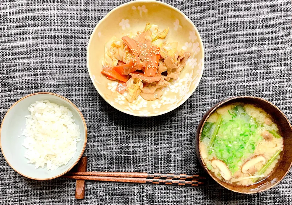 Snapdishの料理写真:豚肉のみそ炒めとお味噌汁|k.さん